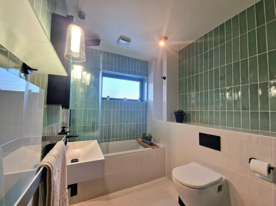 Luxury Station Apartment By Payman Club Cambridge  Exterior photo