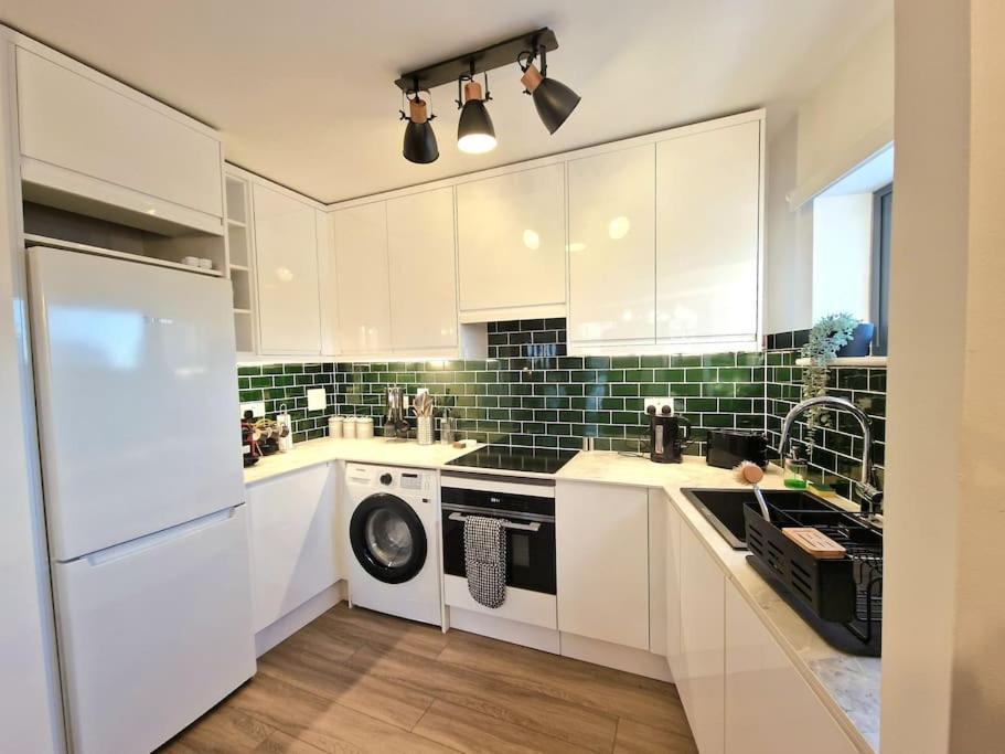 Luxury Station Apartment By Payman Club Cambridge  Exterior photo